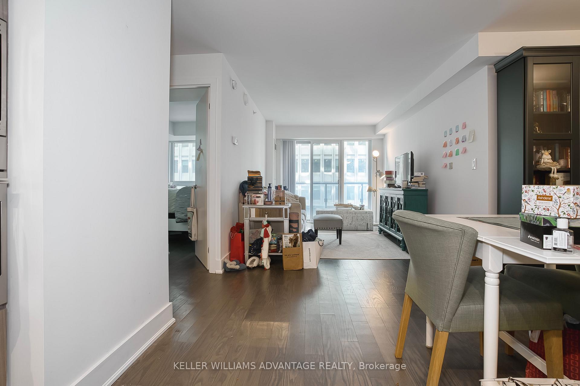 Photo 11 of Unit 1012, 955 Bay Street, Toronto, Bay Street Corridor — HOMEH