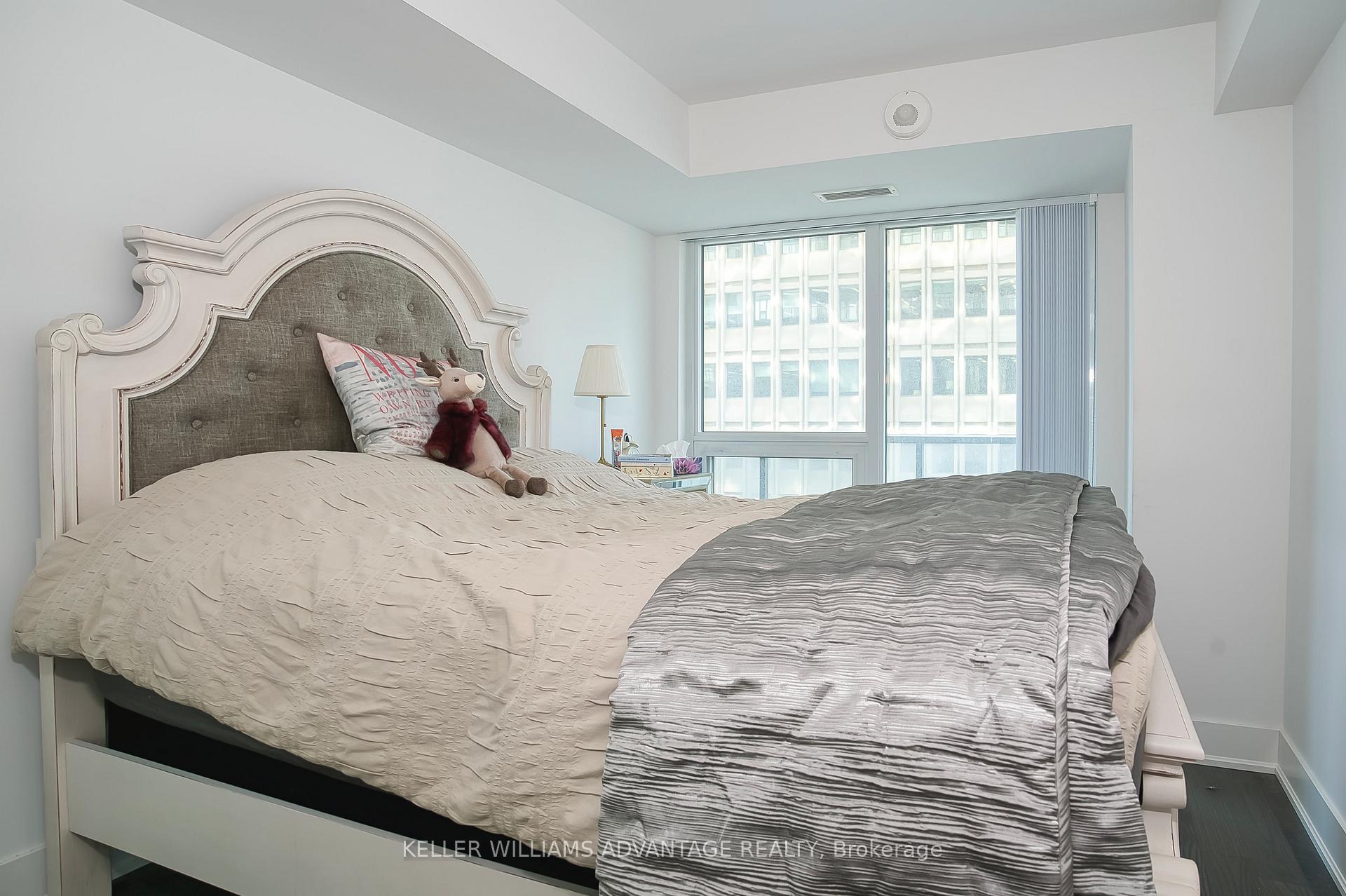 Photo 17 of Unit 1012, 955 Bay Street, Toronto, Bay Street Corridor — HOMEH