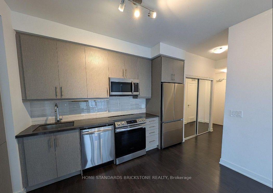 Photo 5 of Unit 810, 95 Oneida Crescent, Richmond Hill, Langstaff — HOMEH