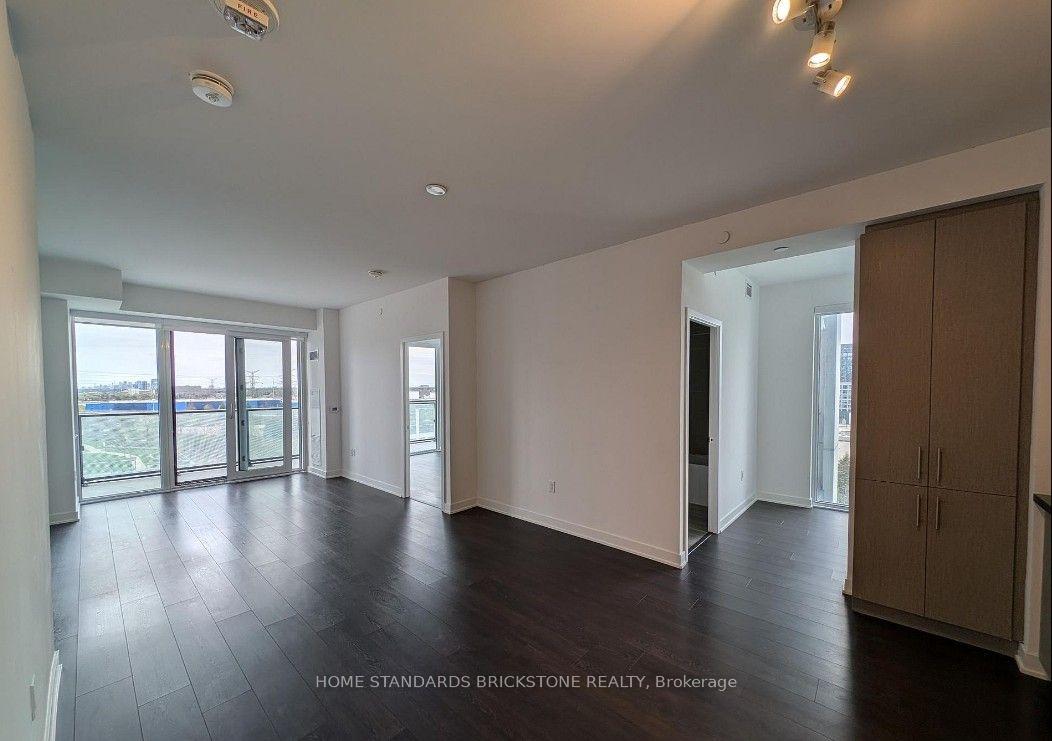 Photo 7 of Unit 810, 95 Oneida Crescent, Richmond Hill, Langstaff — HOMEH