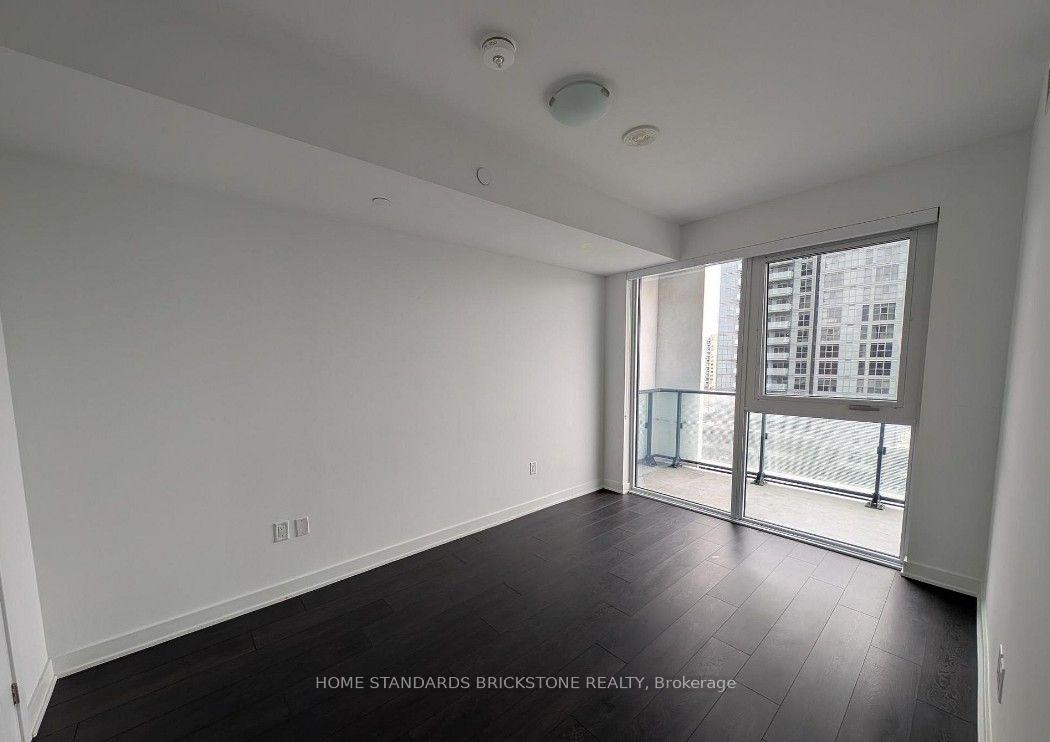 Photo 9 of Unit 810, 95 Oneida Crescent, Richmond Hill, Langstaff — HOMEH
