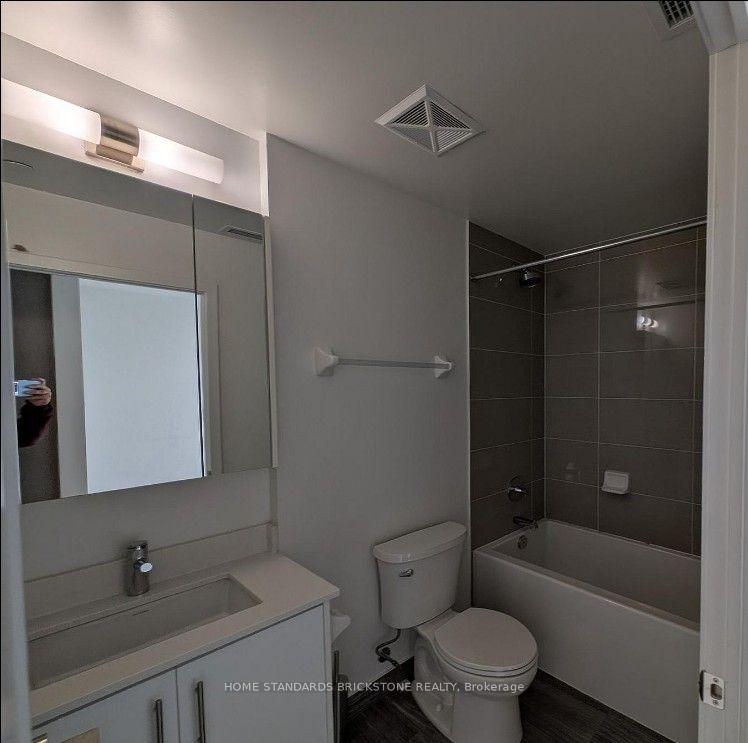 Photo 16 of Unit 810, 95 Oneida Crescent, Richmond Hill, Langstaff — HOMEH
