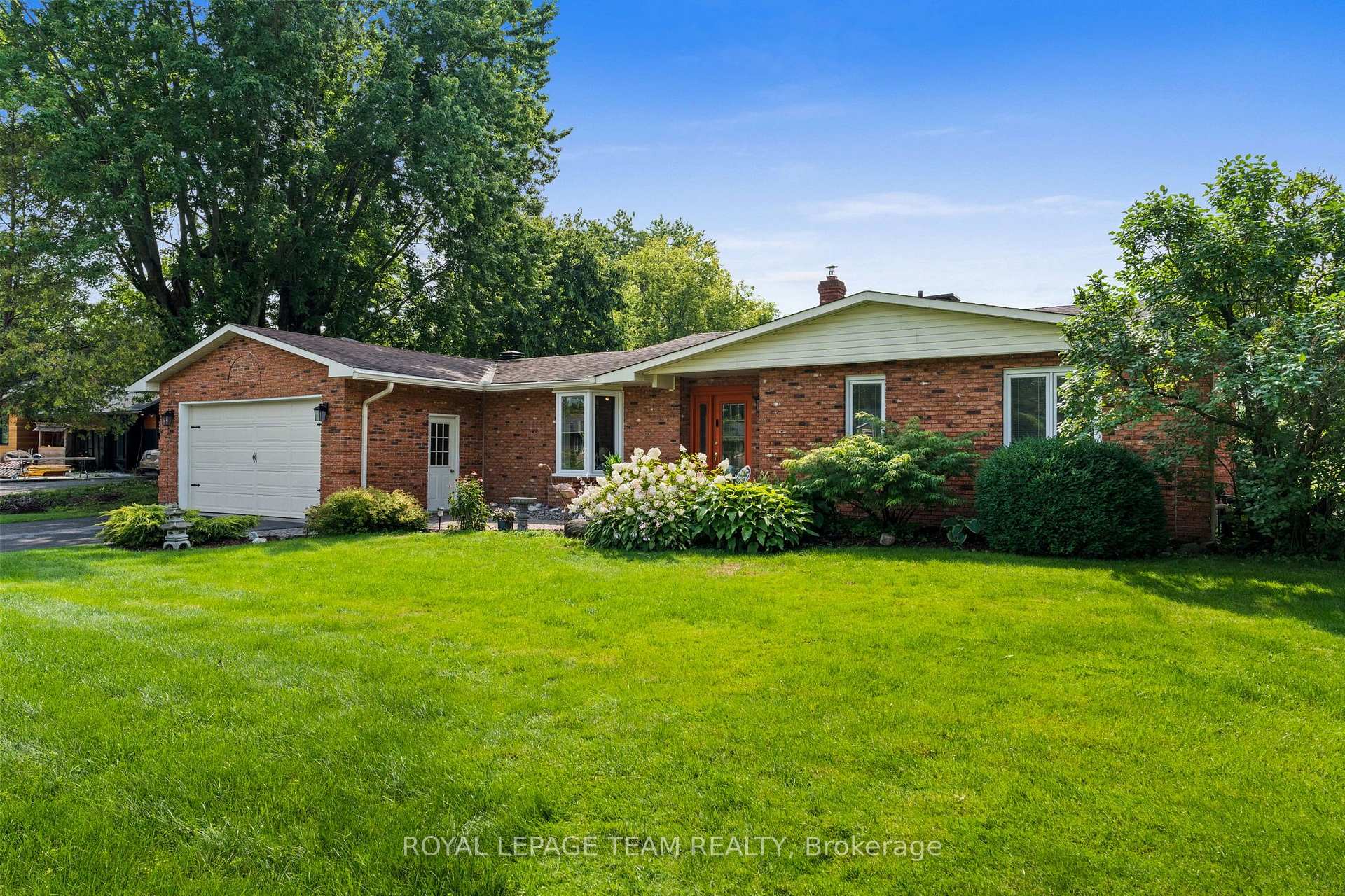 Photo 2 of 1282 Fairway Drive, Ottawa, Manotick South to Roger Stevens — HOMEH