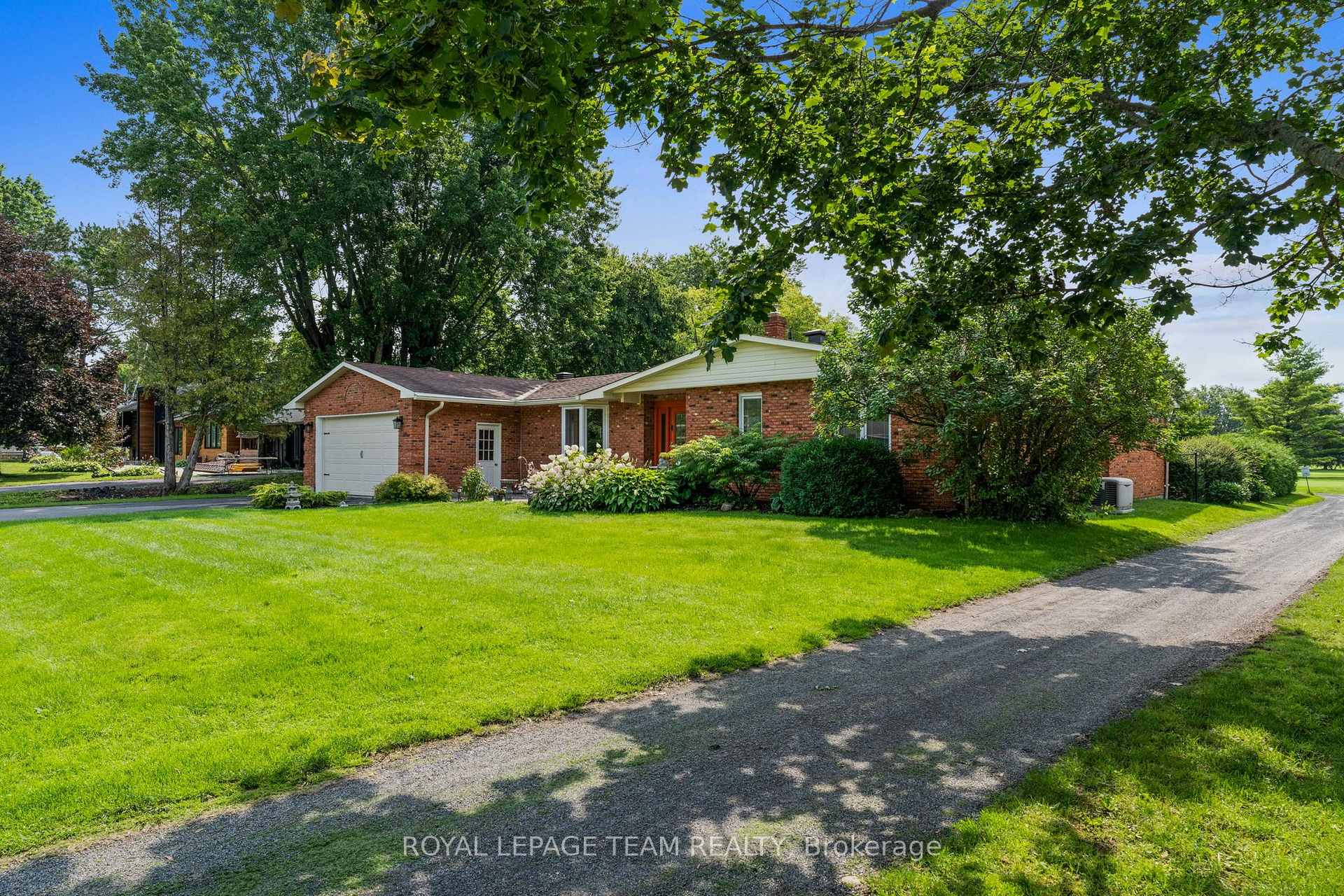 Photo 3 of 1282 Fairway Drive, Ottawa, Manotick South to Roger Stevens — HOMEH