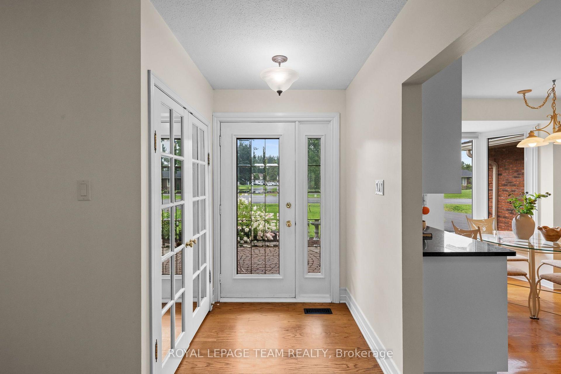 Photo 6 of 1282 Fairway Drive, Ottawa, Manotick South to Roger Stevens — HOMEH