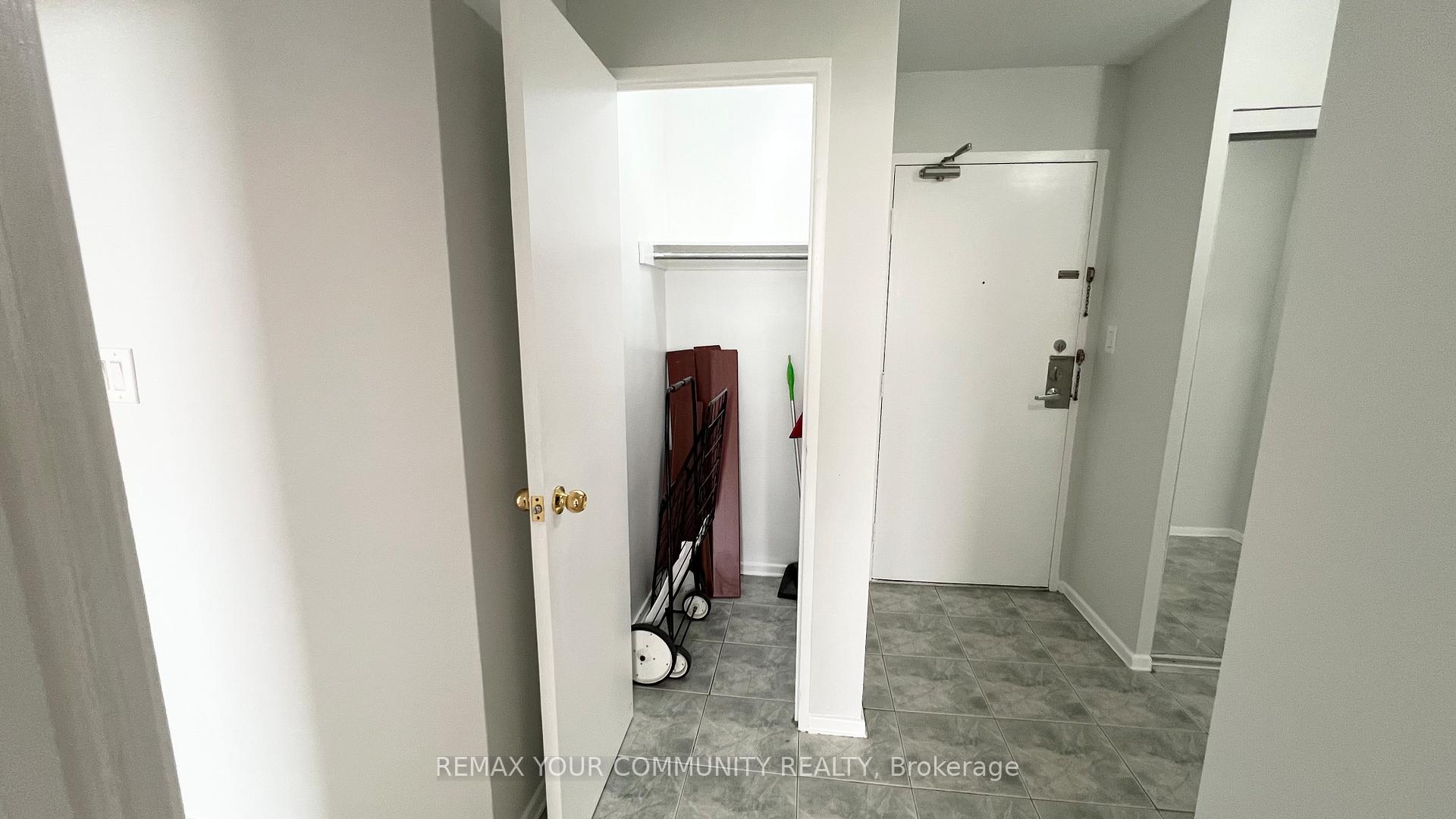 Photo 4 of Unit 1606, 5 Shady Golfway, Toronto, Flemingdon Park — HOMEH
