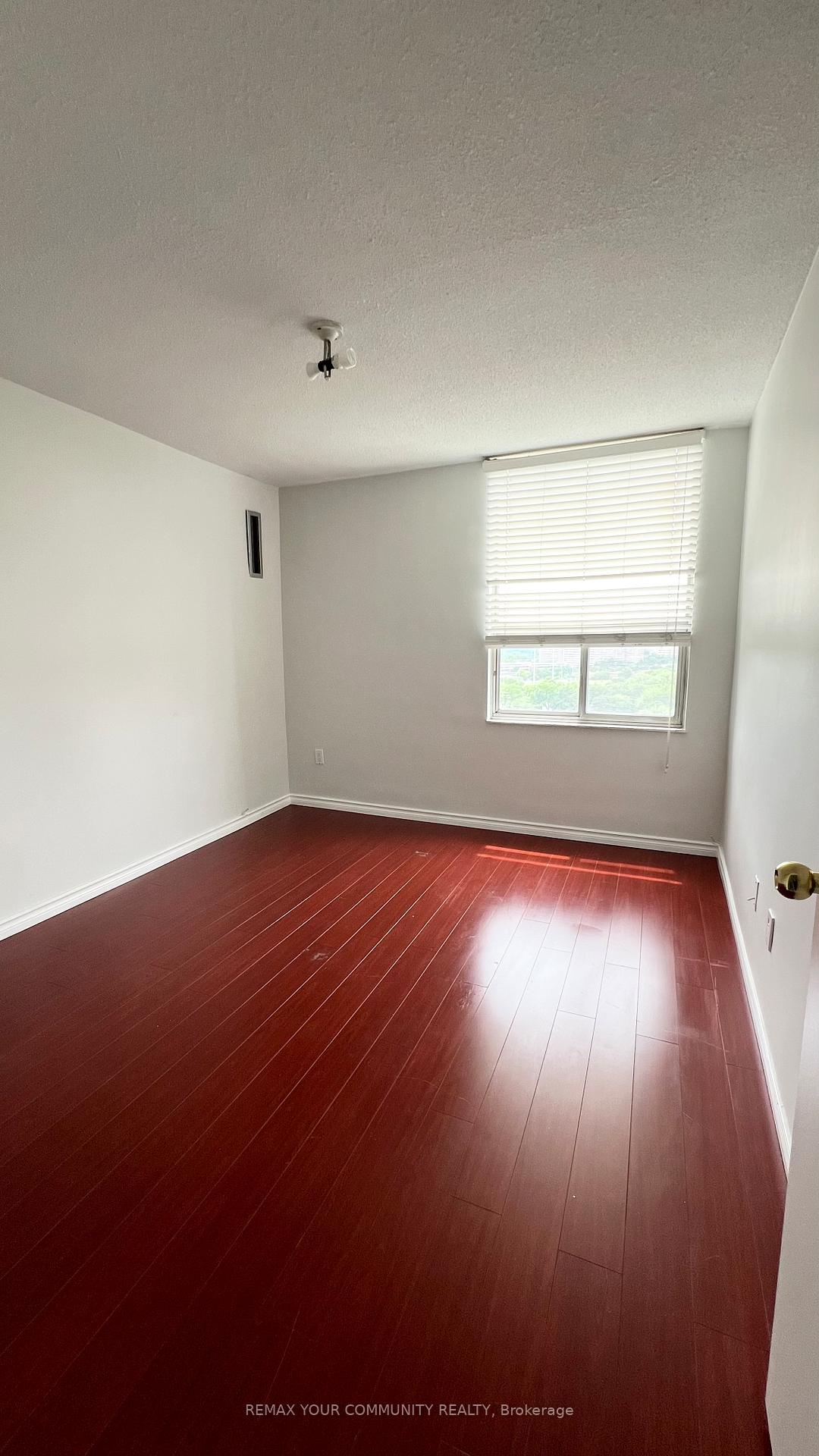 Photo 15 of Unit 1606, 5 Shady Golfway, Toronto, Flemingdon Park — HOMEH
