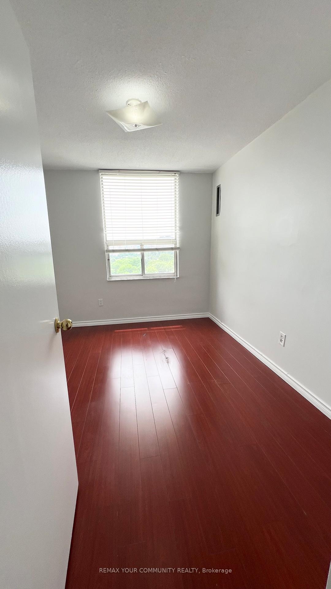 Photo 17 of Unit 1606, 5 Shady Golfway, Toronto, Flemingdon Park — HOMEH