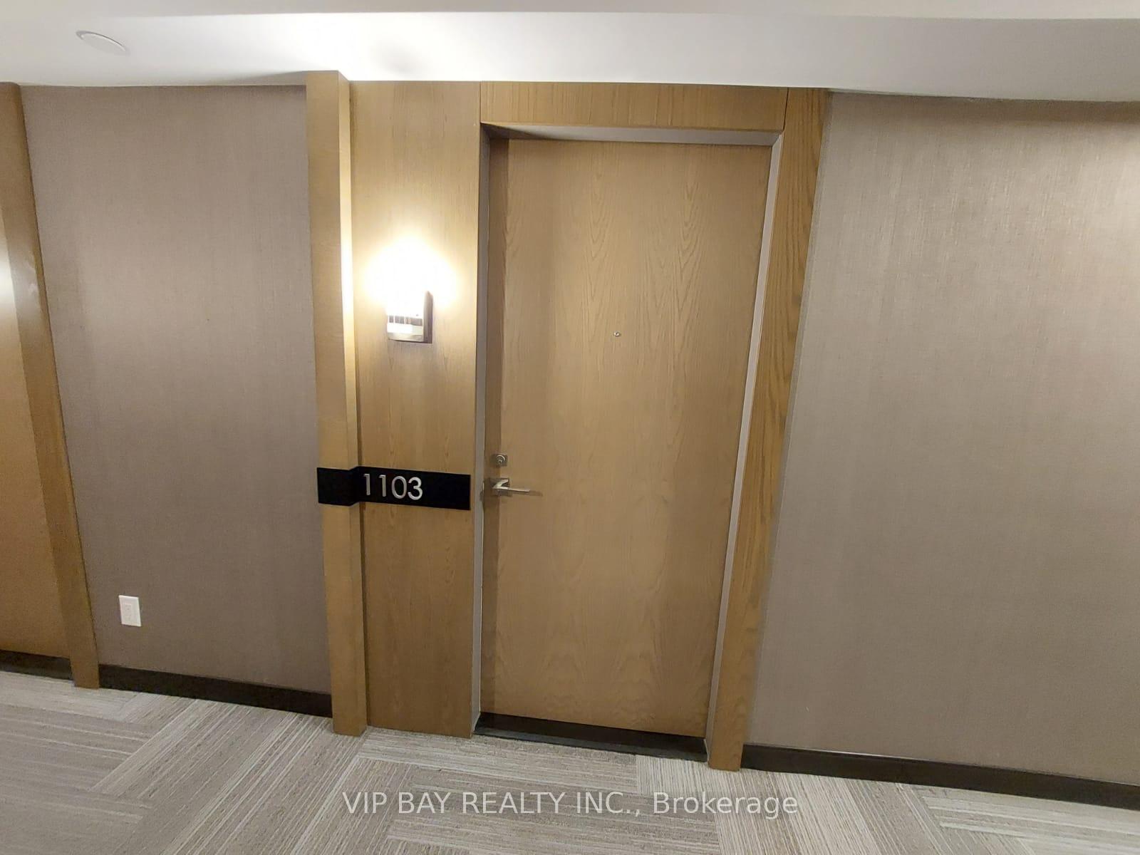 Photo 3 of Unit 1103, 18 Uptown Drive, Markham, Unionville — HOMEH