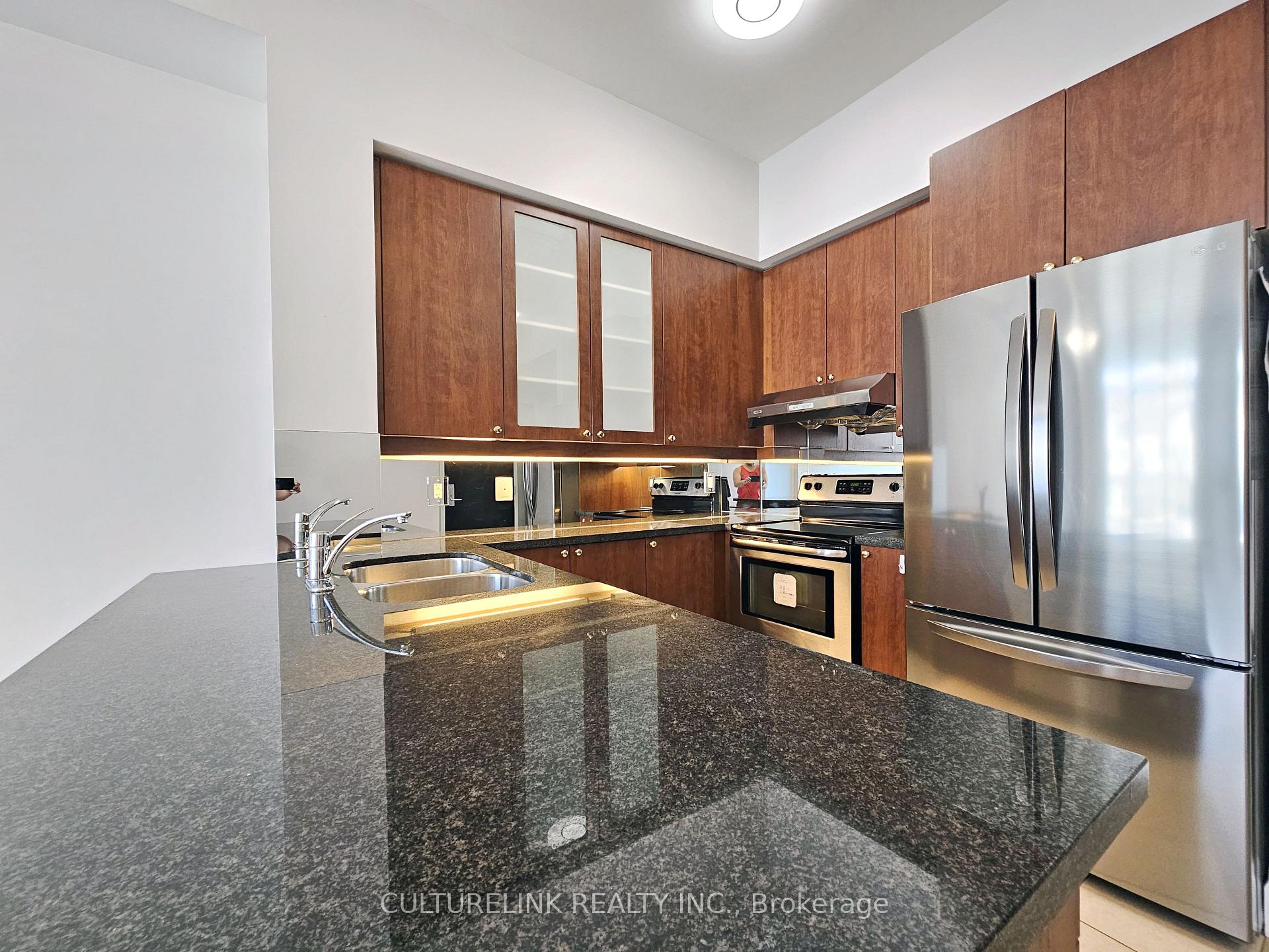 Photo 3 of Unit 1008, 111 Upper Duke Crescent, Markham, Unionville — HOMEH