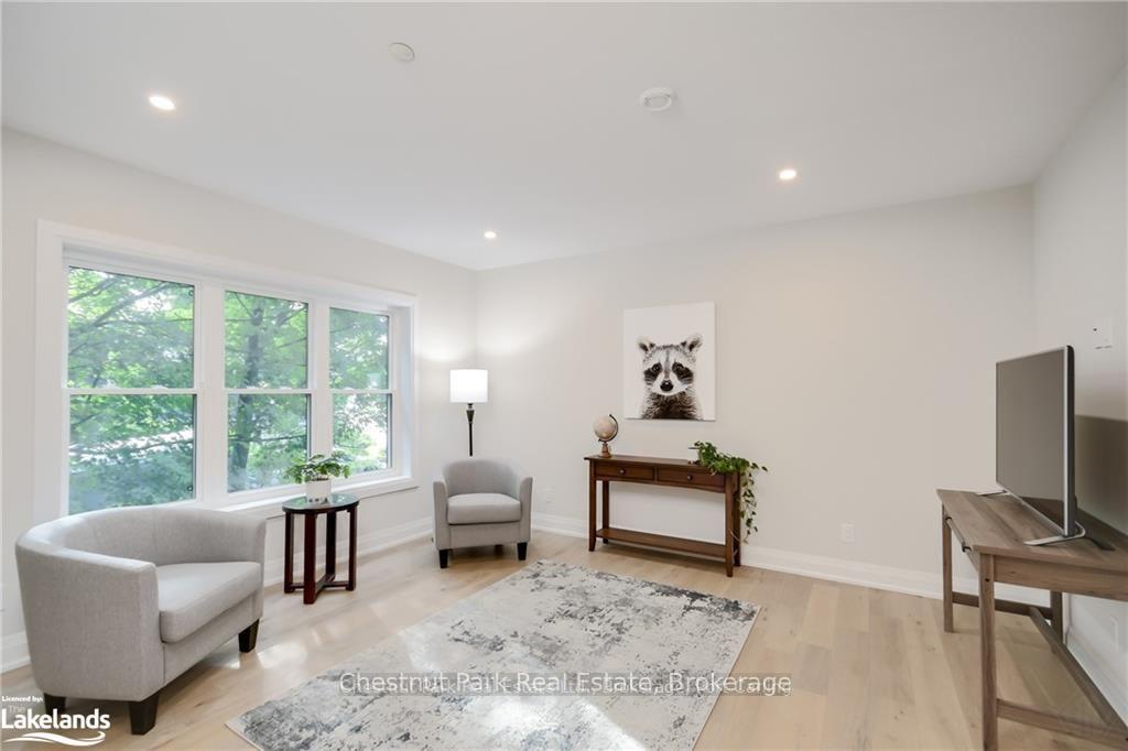 Photo 5 of Unit 304, 200 Anglo Street, Bracebridge — HOMEH
