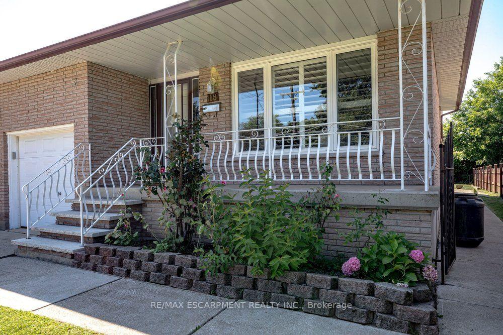 Photo 3 of 118 Pottruff Road S, Hamilton, Kentley — HOMEH