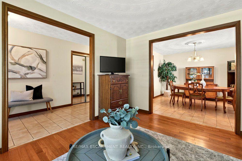 Photo 8 of 118 Pottruff Road S, Hamilton, Kentley — HOMEH