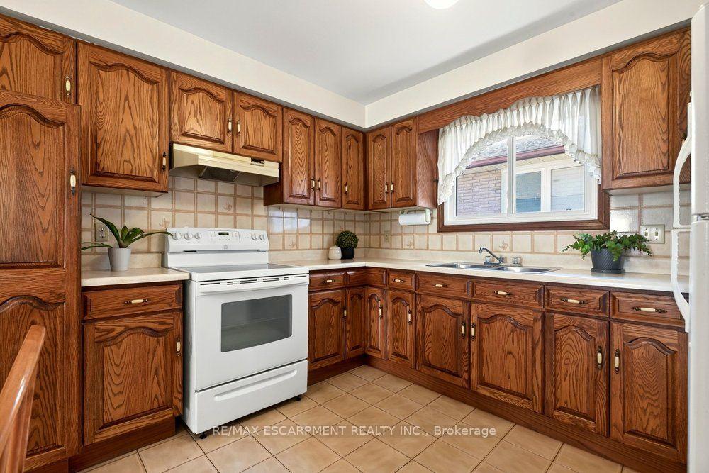 Photo 16 of 118 Pottruff Road S, Hamilton, Kentley — HOMEH