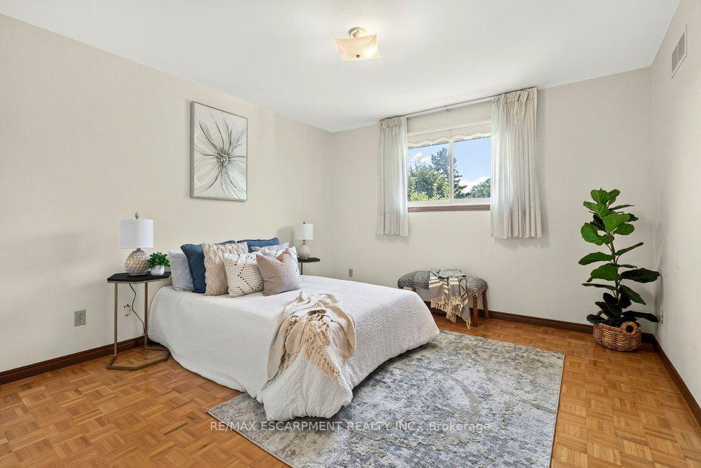 Photo 19 of 118 Pottruff Road S, Hamilton, Kentley — HOMEH