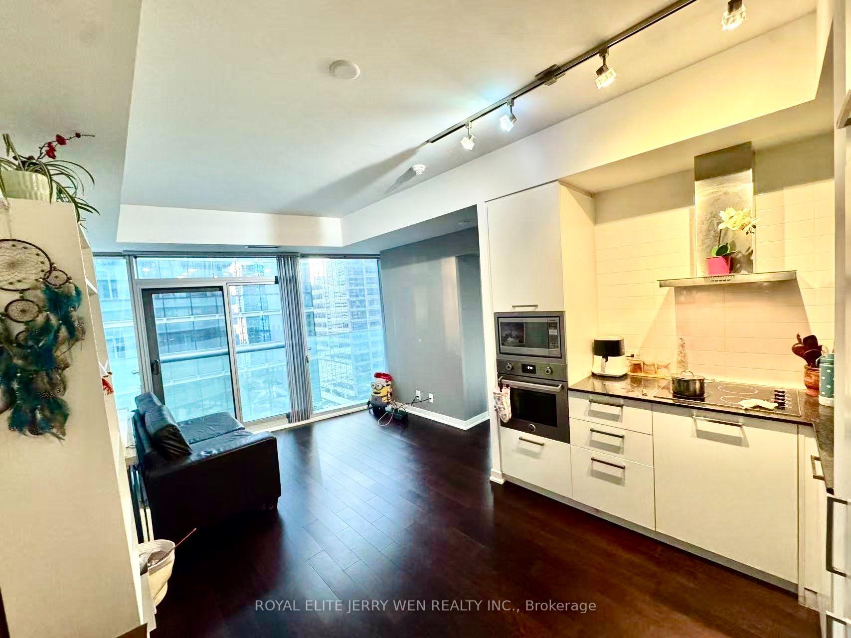 Front of Unit 1710, 14 York Street