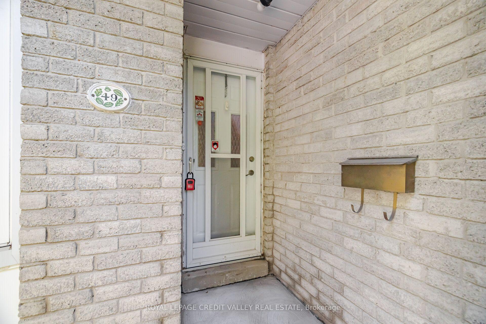 Photo 5 of 49 Sutter Avenue, Brampton, Brampton West — HOMEH