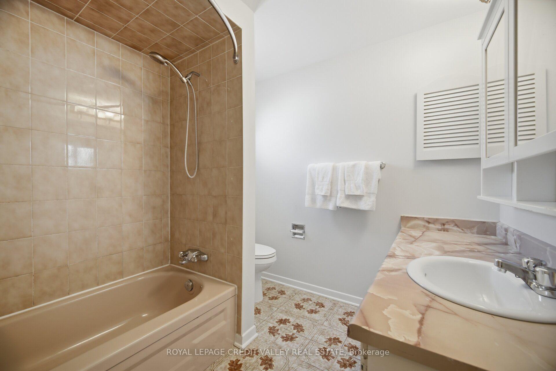 Photo 31 of 49 Sutter Avenue, Brampton, Brampton West — HOMEH