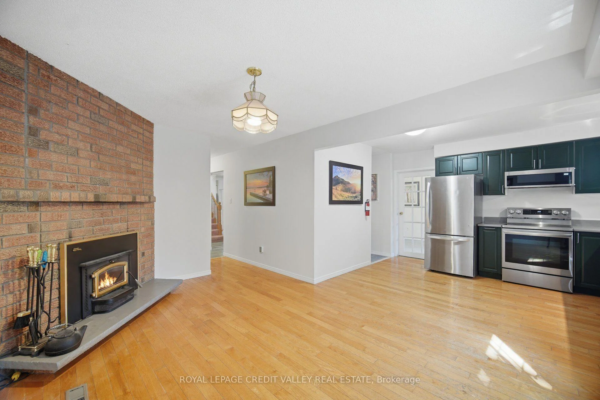Photo 11 of 49 Sutter Avenue, Brampton, Brampton West — HOMEH