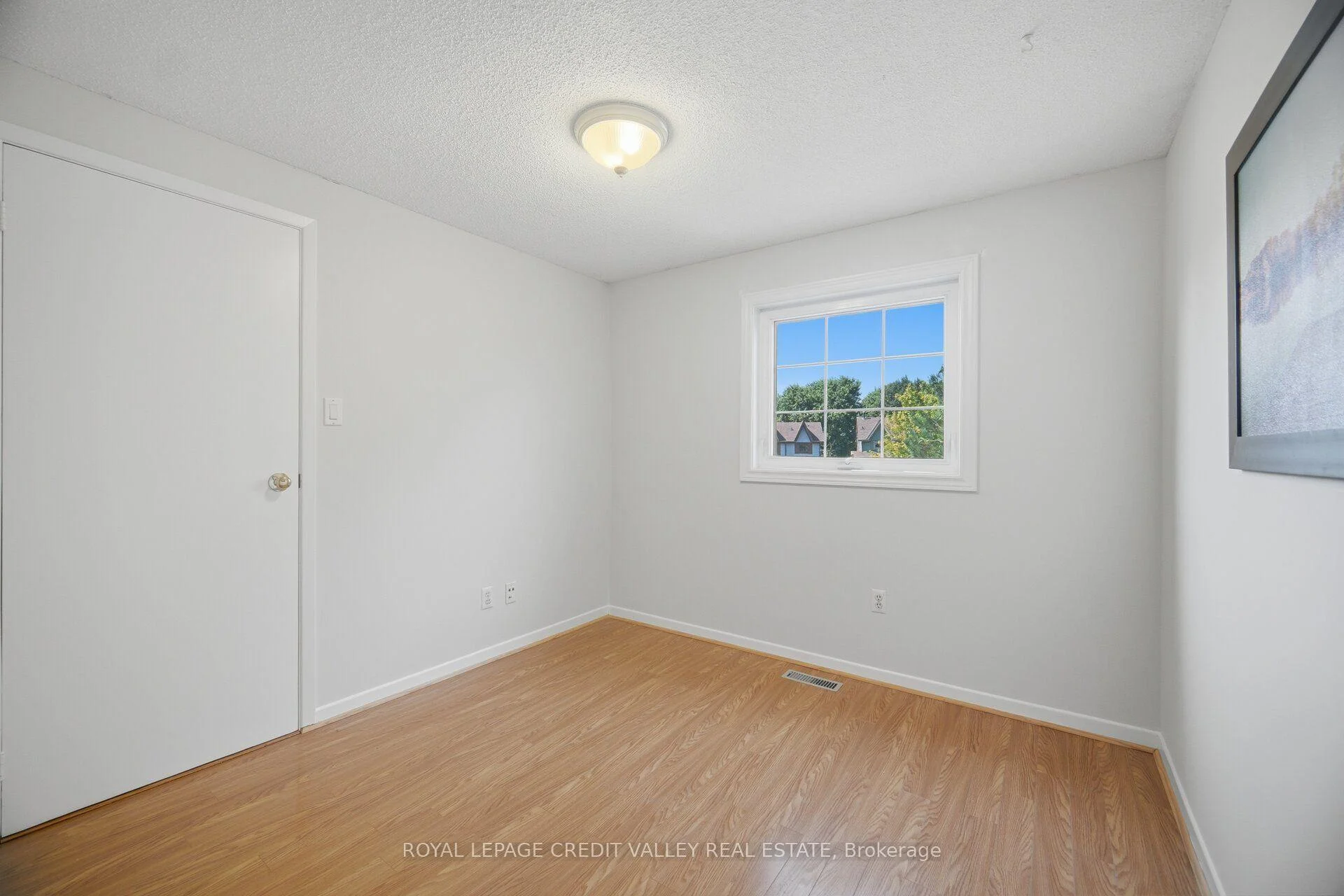 Photo 30 of 49 Sutter Avenue, Brampton, Brampton West — HOMEH