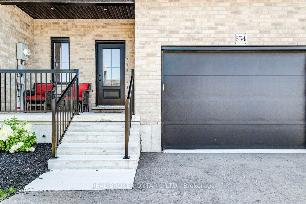 Photo 5 of 654 Wray Avenue S, North Perth, Listowel — HOMEH