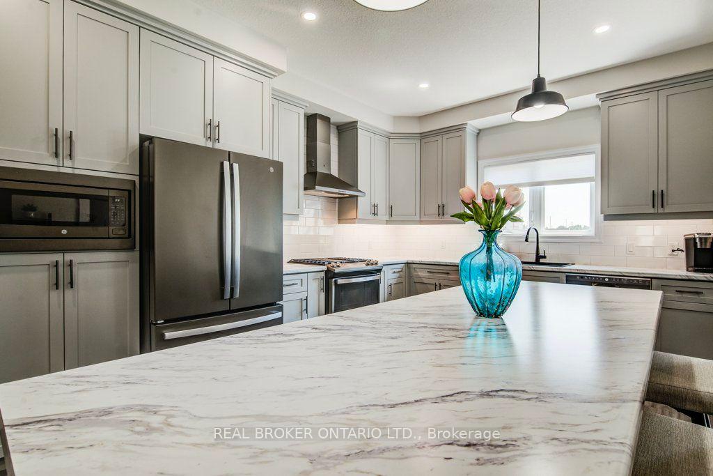 Photo 14 of 654 Wray Avenue S, North Perth, Listowel — HOMEH