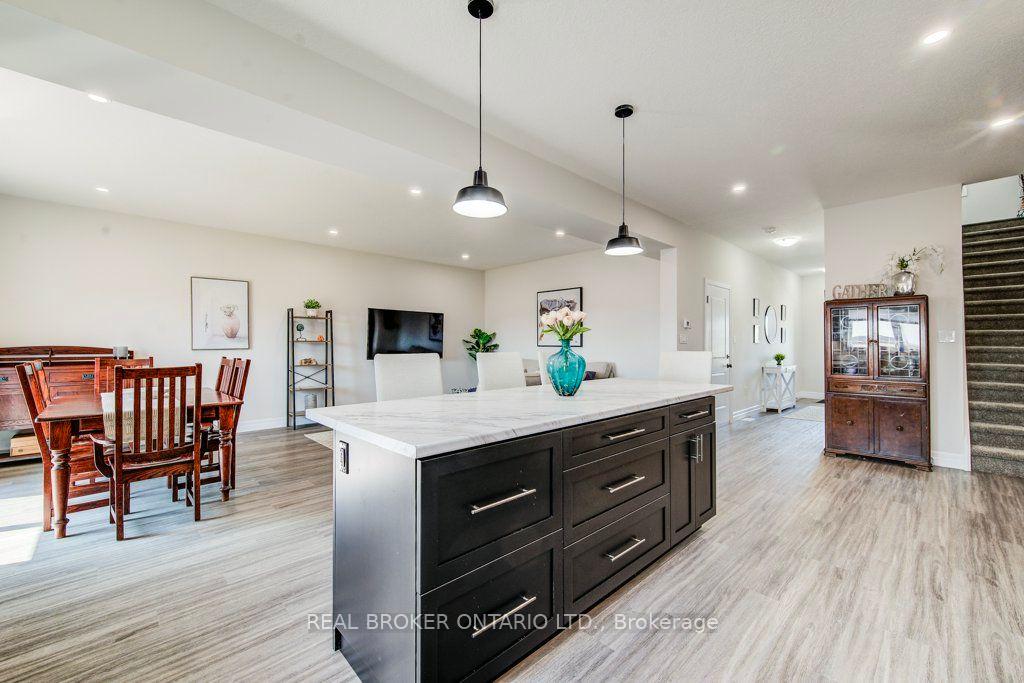 Photo 16 of 654 Wray Avenue S, North Perth, Listowel — HOMEH