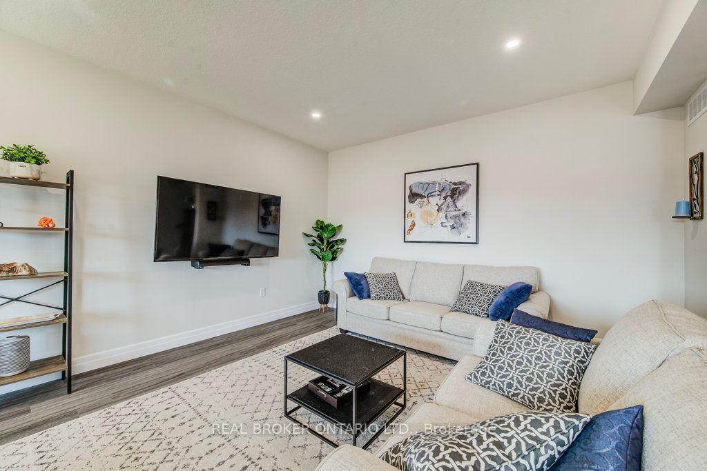 Photo 21 of 654 Wray Avenue S, North Perth, Listowel — HOMEH