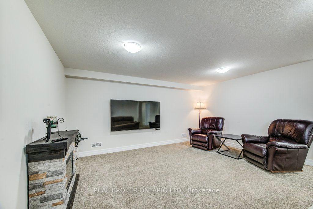 Photo 37 of 654 Wray Avenue S, North Perth, Listowel — HOMEH