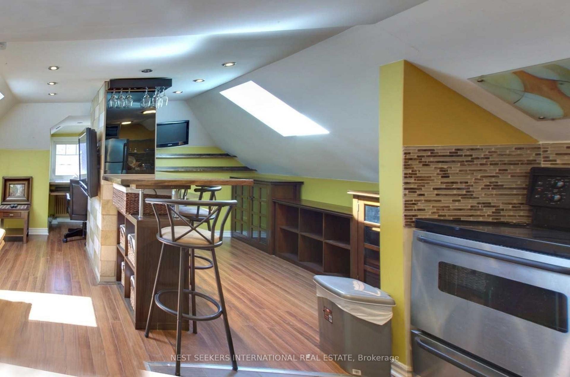 Photo 7 of Unit 2, 250 St Clair Avenue E, Toronto, Rosedale-Moore Park — HOMEH