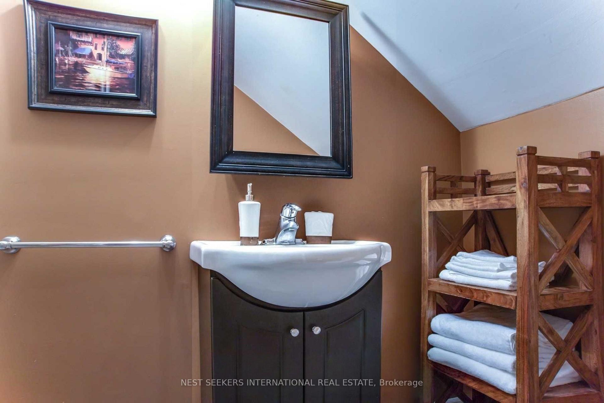 Photo 14 of Unit 2, 250 St Clair Avenue E, Toronto, Rosedale-Moore Park — HOMEH