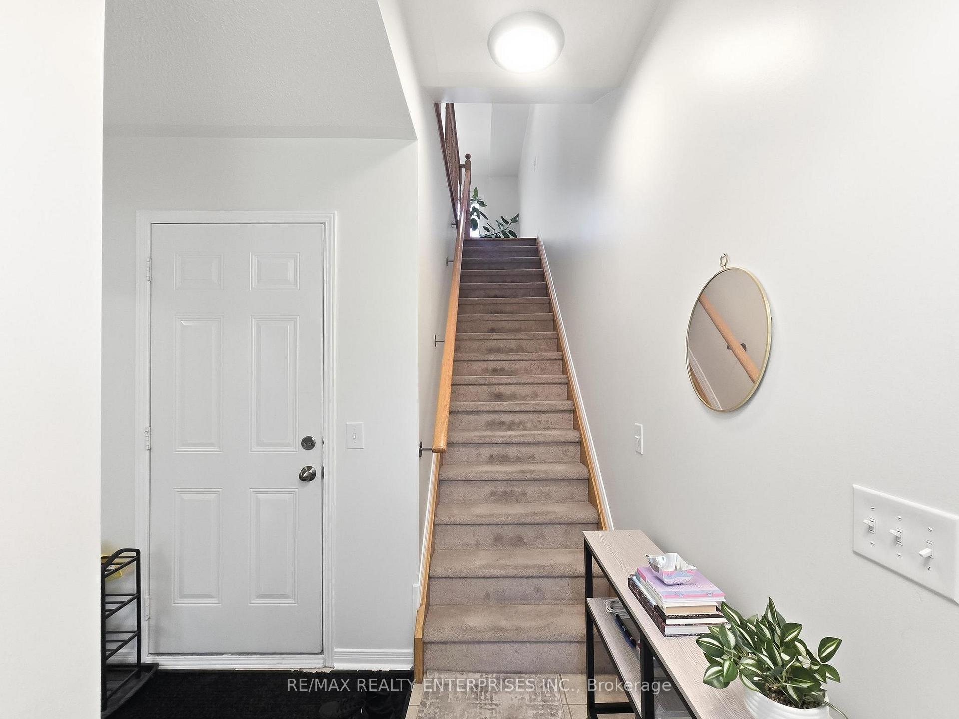 Photo 4 of 112 Harbourside Drive, Whitby, Port Whitby — HOMEH