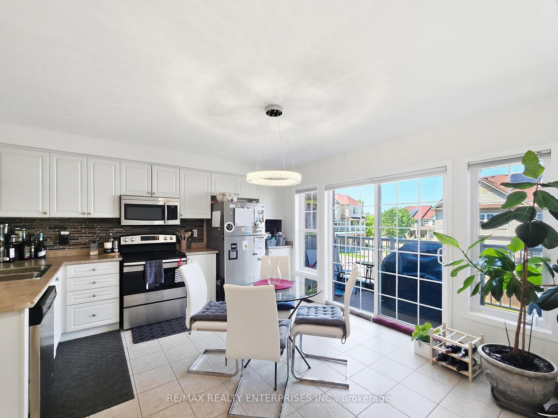 Photo 6 of 112 Harbourside Drive, Whitby, Port Whitby — HOMEH