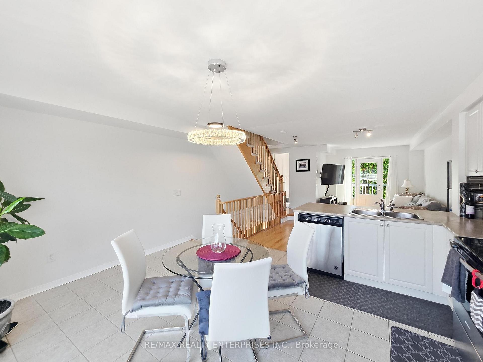 Photo 7 of 112 Harbourside Drive, Whitby, Port Whitby — HOMEH