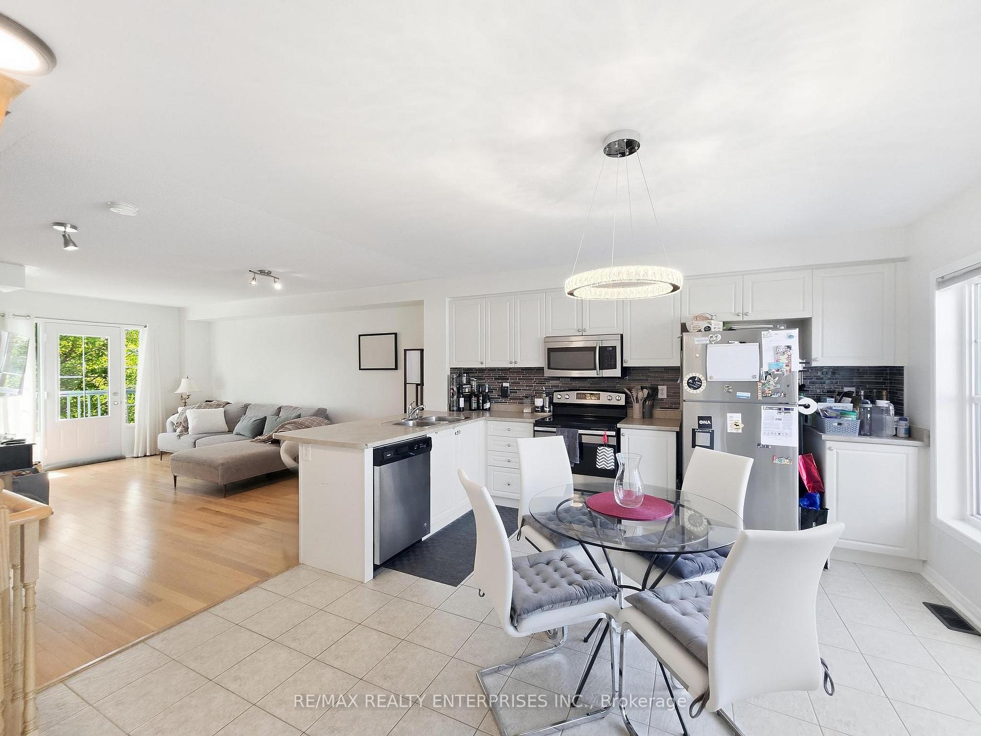 Photo 8 of 112 Harbourside Drive, Whitby, Port Whitby — HOMEH