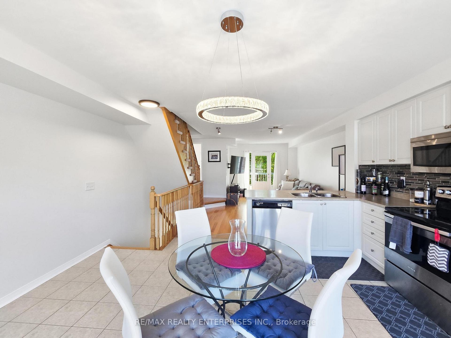 Photo 9 of 112 Harbourside Drive, Whitby, Port Whitby — HOMEH