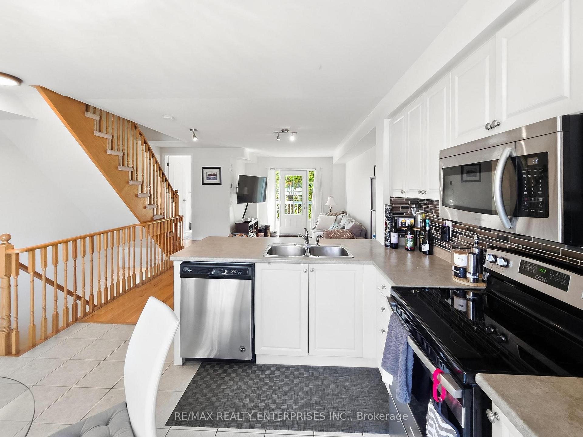 Photo 11 of 112 Harbourside Drive, Whitby, Port Whitby — HOMEH