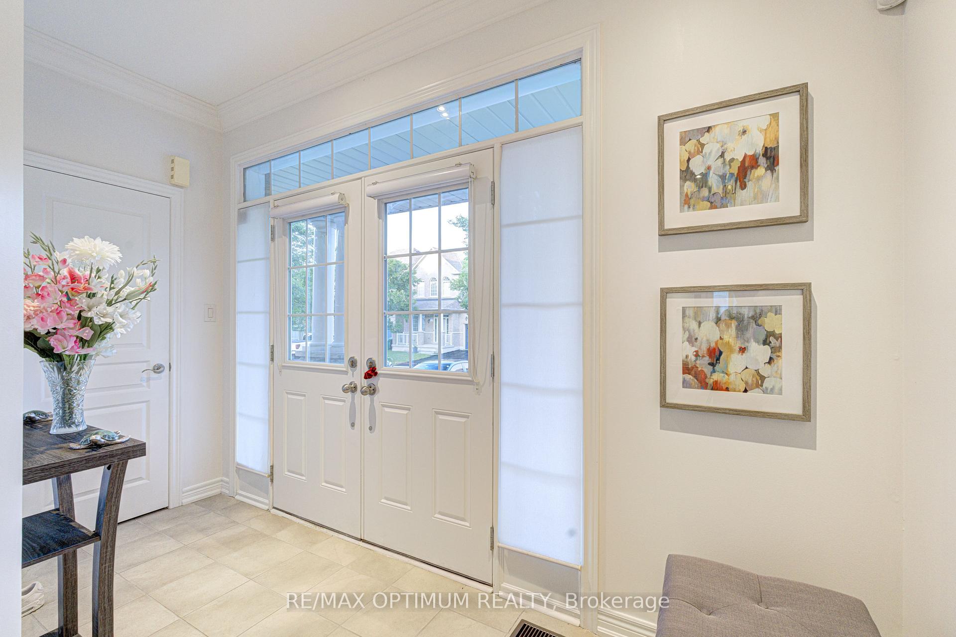 Photo 4 of 46 Sliprock Crescent, Brampton, Credit Valley — HOMEH