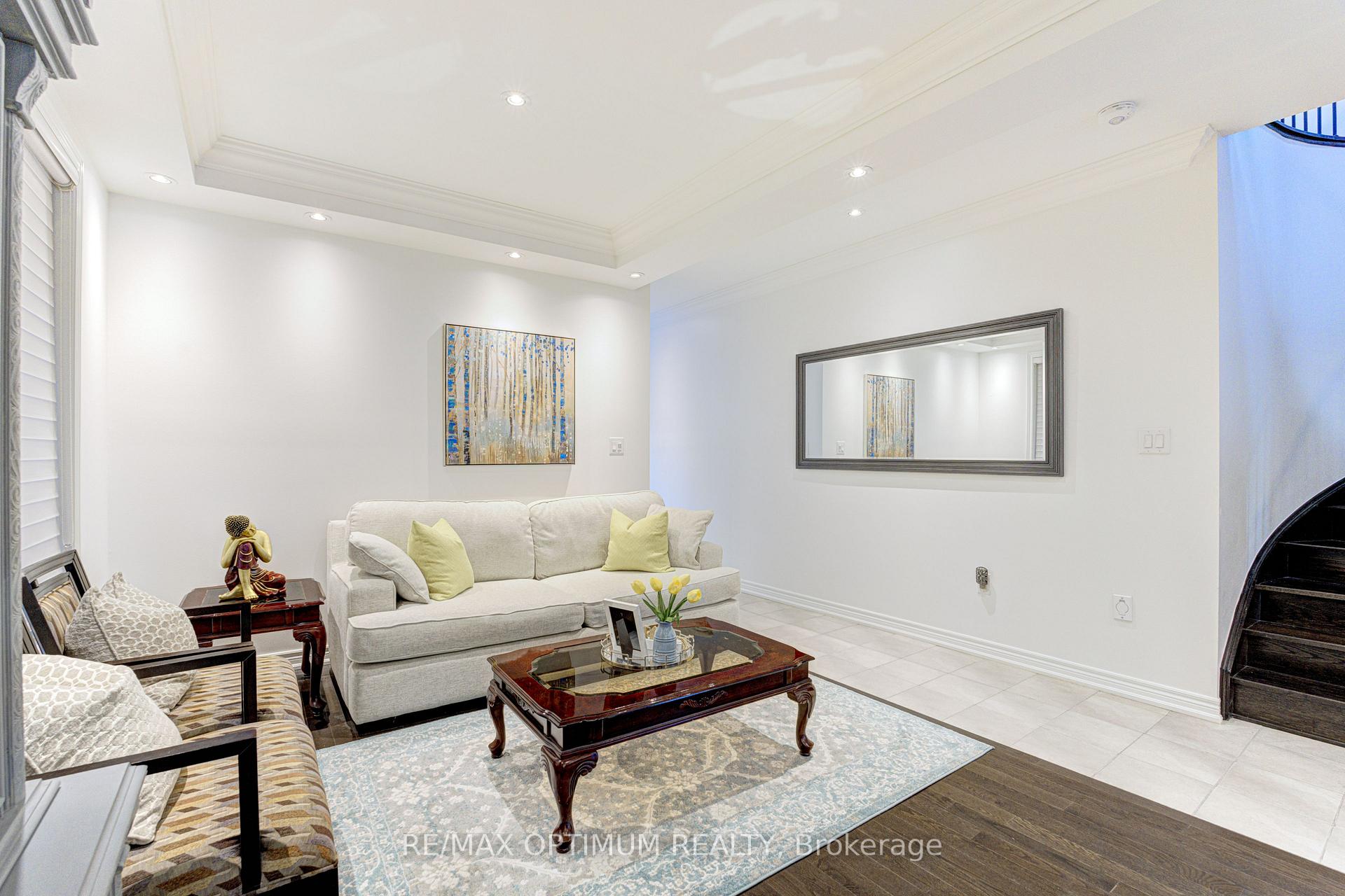 Photo 6 of 46 Sliprock Crescent, Brampton, Credit Valley — HOMEH