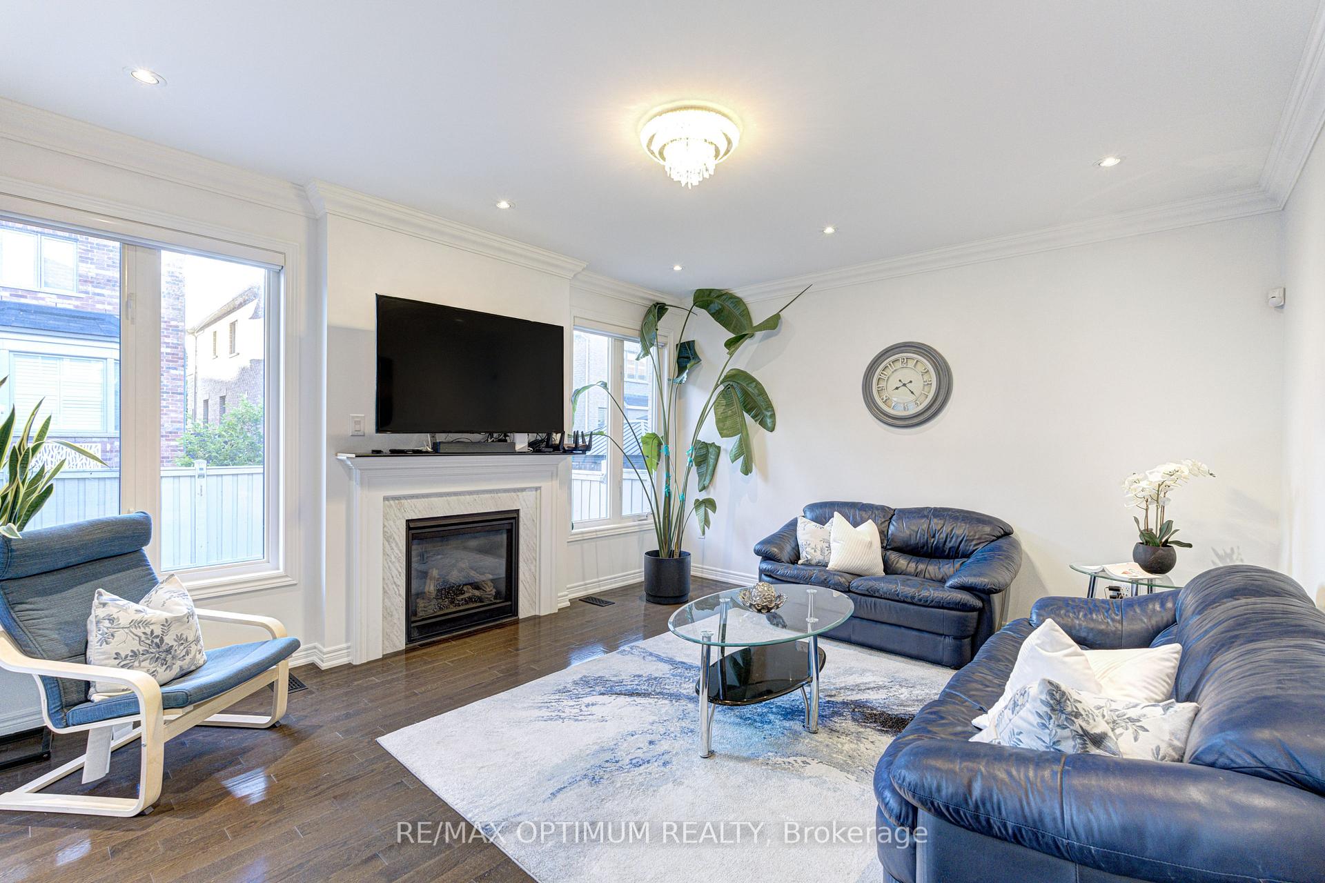 Photo 12 of 46 Sliprock Crescent, Brampton, Credit Valley — HOMEH