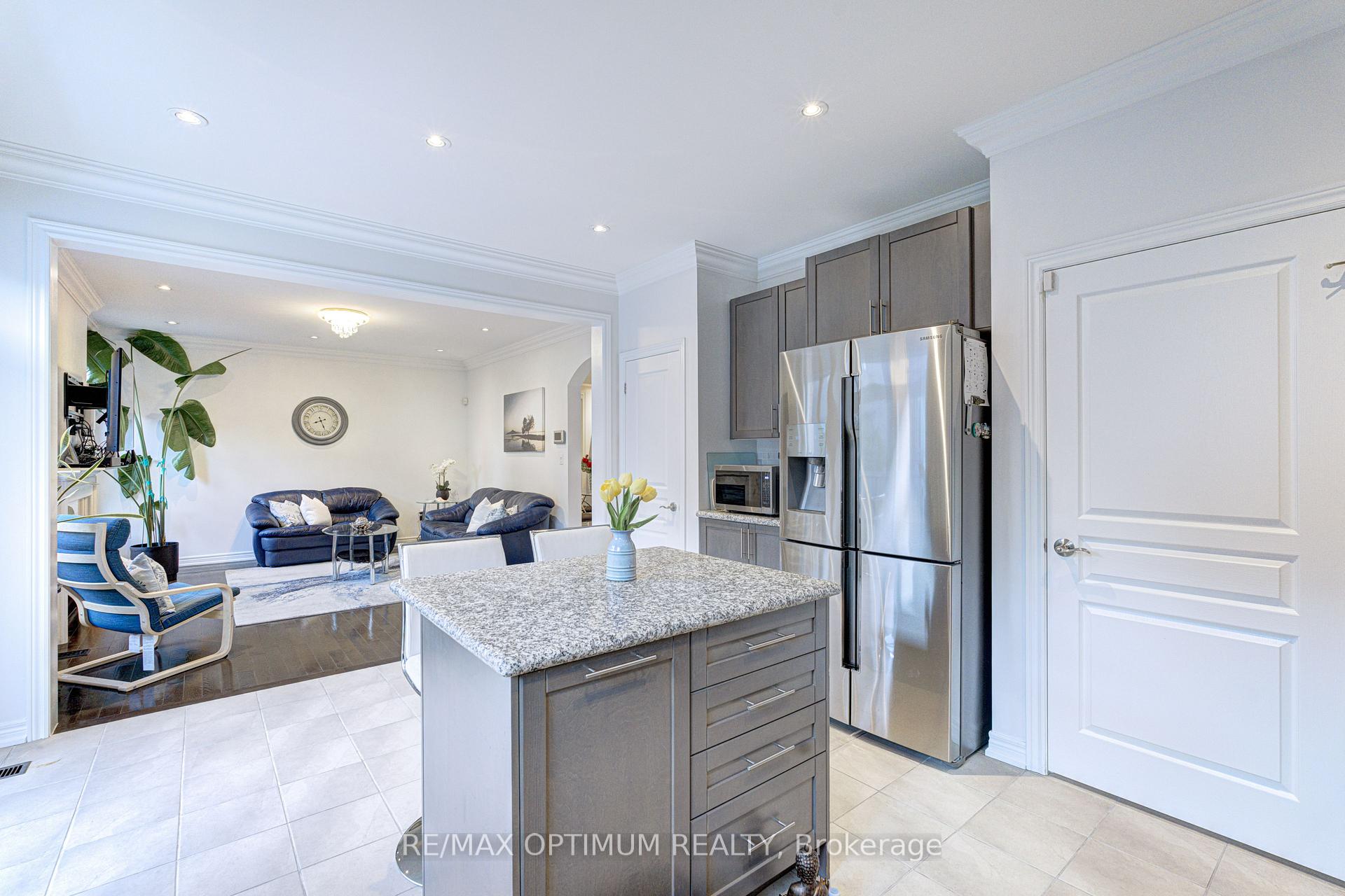 Photo 16 of 46 Sliprock Crescent, Brampton, Credit Valley — HOMEH