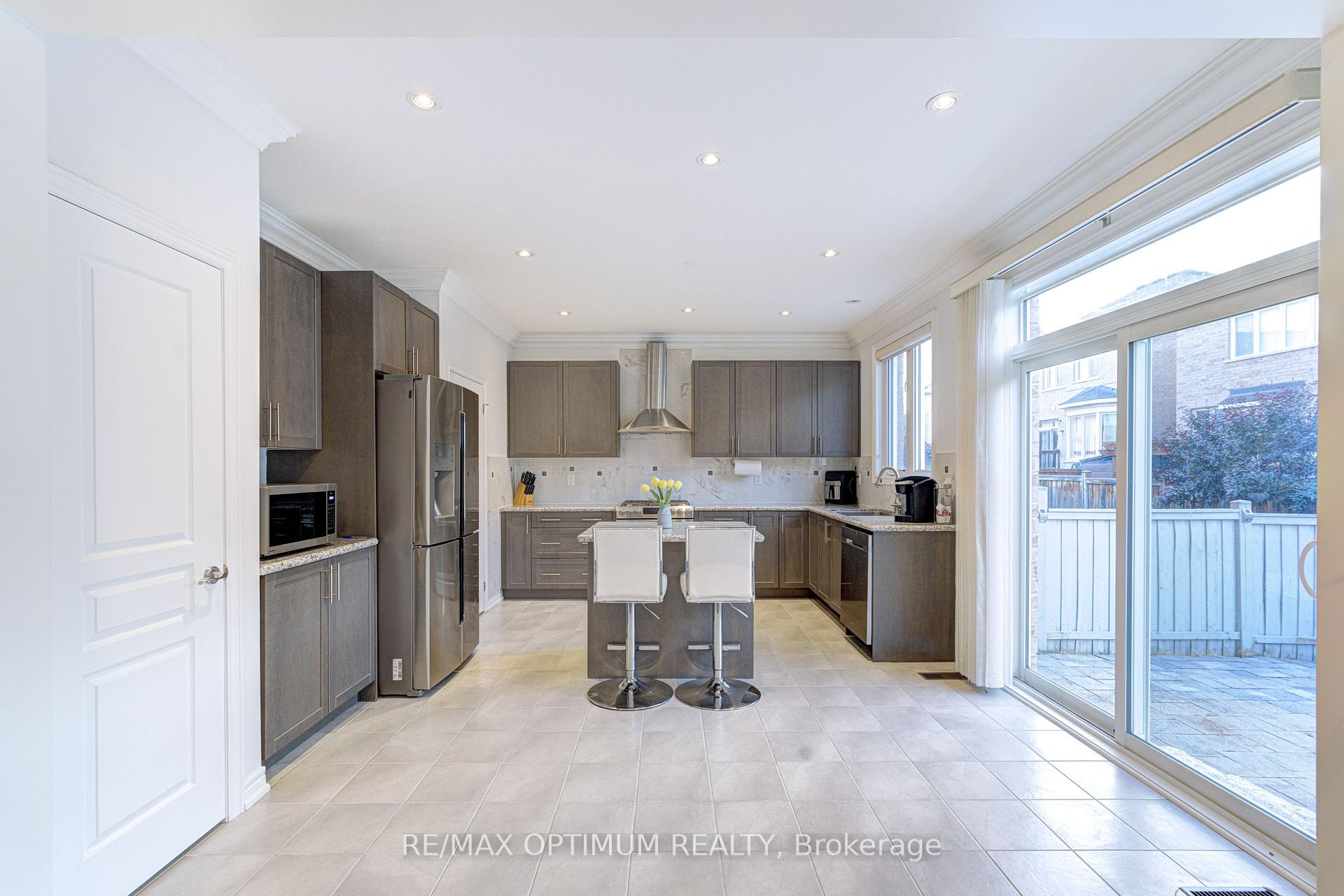 Photo 17 of 46 Sliprock Crescent, Brampton, Credit Valley — HOMEH