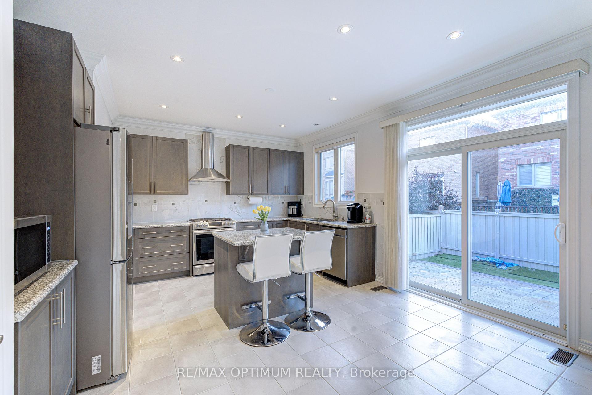 Photo 18 of 46 Sliprock Crescent, Brampton, Credit Valley — HOMEH