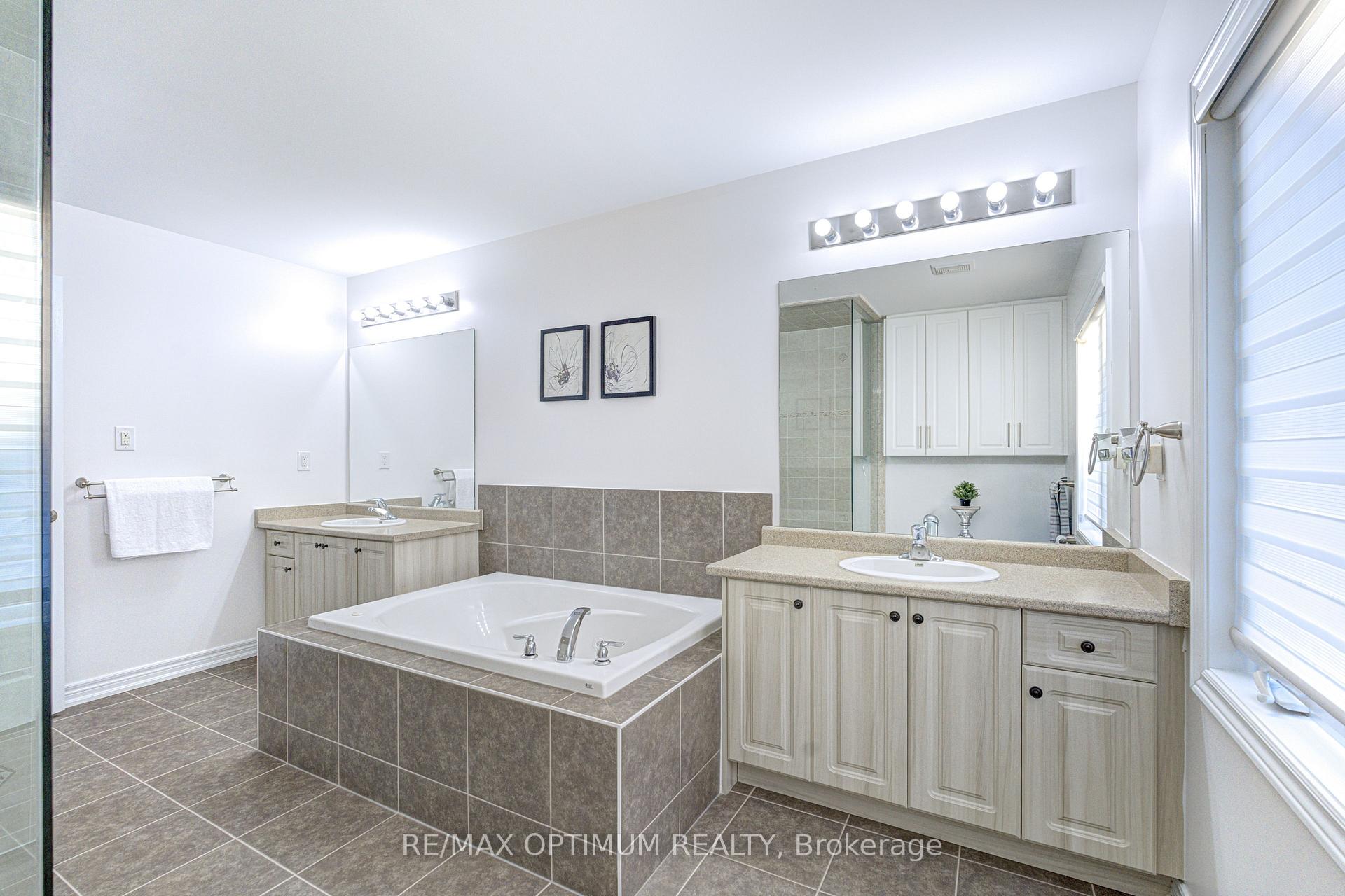 Photo 26 of 46 Sliprock Crescent, Brampton, Credit Valley — HOMEH