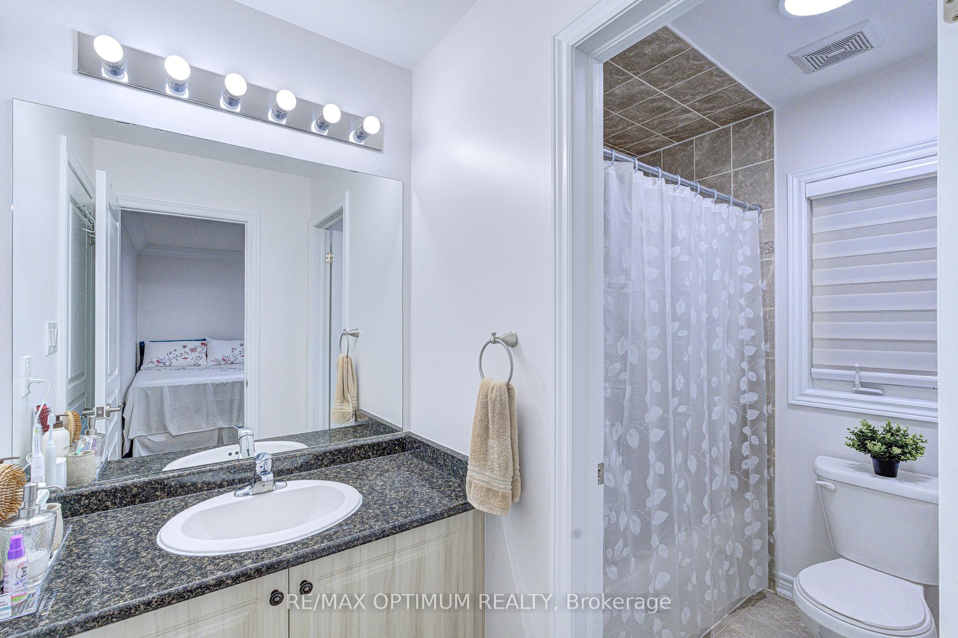 Photo 33 of 46 Sliprock Crescent, Brampton, Credit Valley — HOMEH