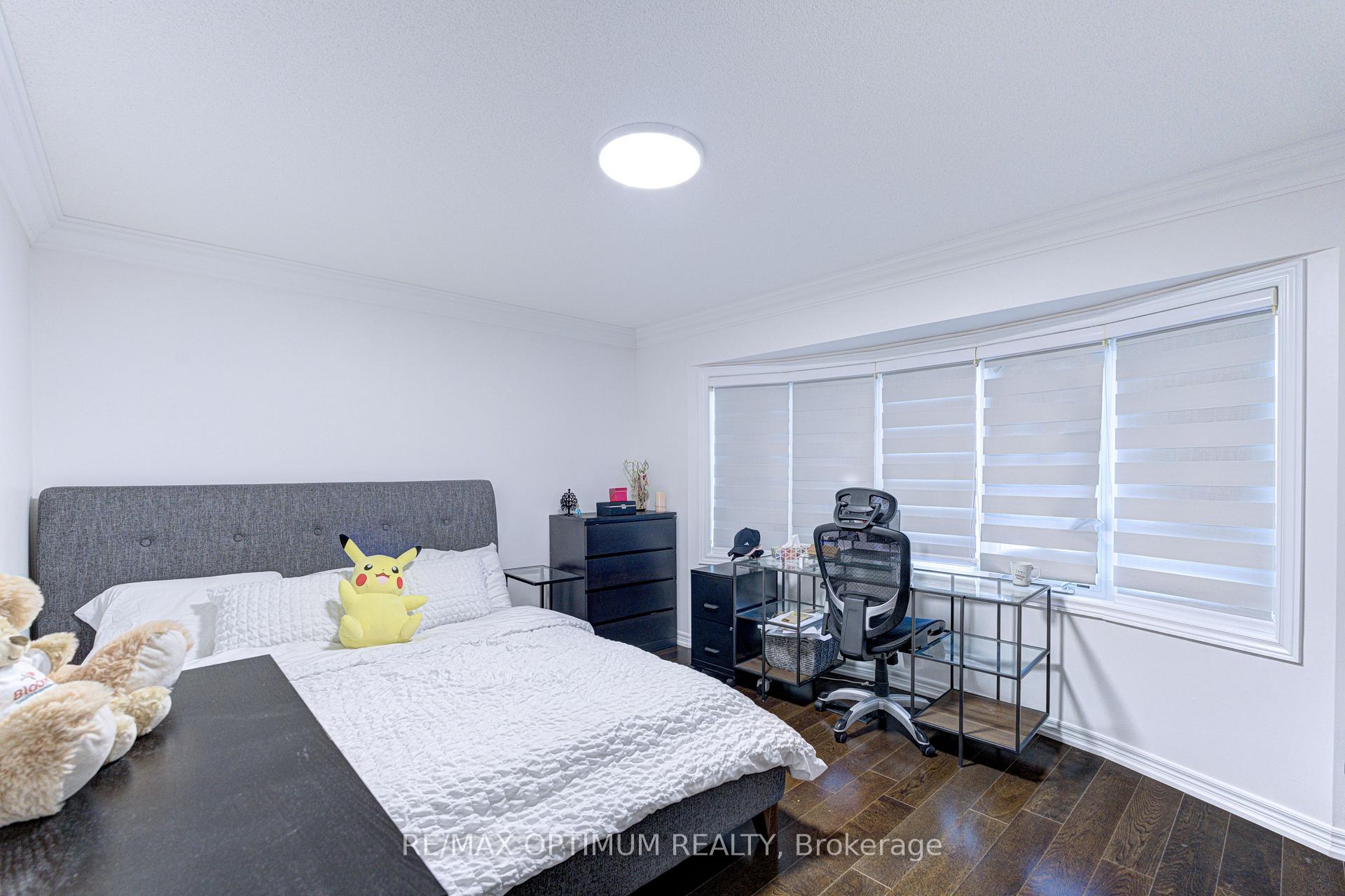 Photo 37 of 46 Sliprock Crescent, Brampton, Credit Valley — HOMEH