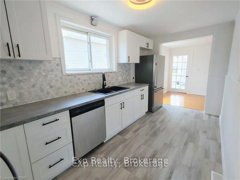 Photo 5 of 33 Murney Street, Belleville, Belleville Ward — HOMEH