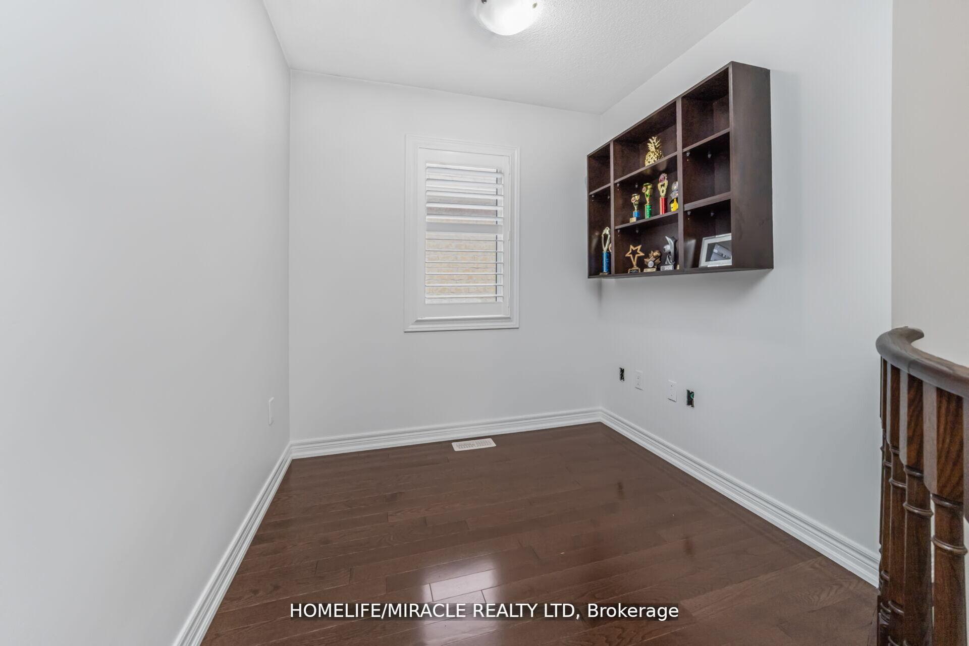 Photo 21 of 10 Kenora Street, Brampton, Credit Valley — HOMEH