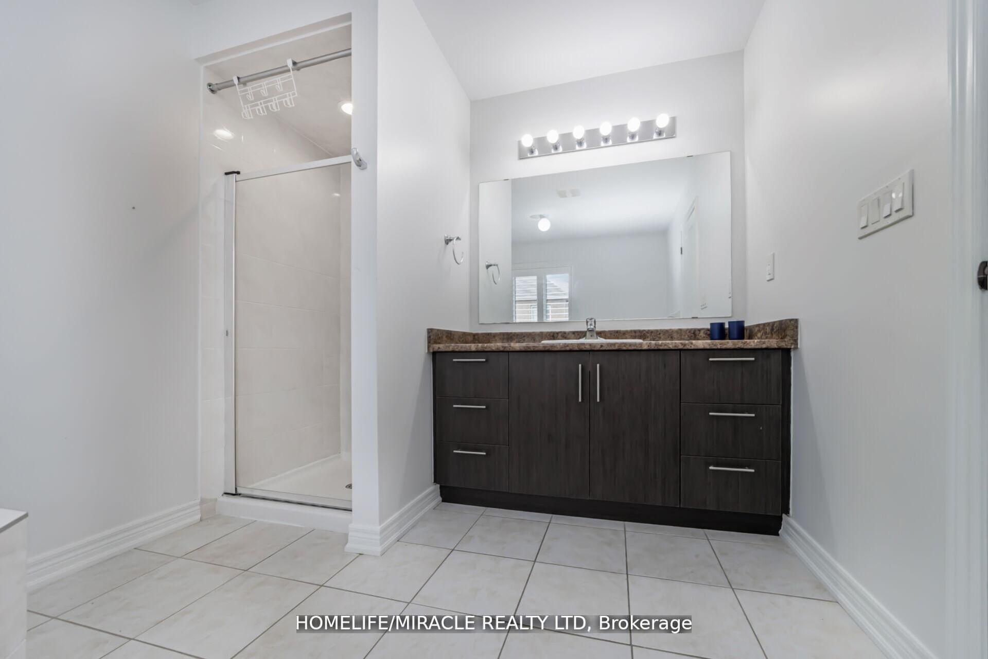 Photo 26 of 10 Kenora Street, Brampton, Credit Valley — HOMEH