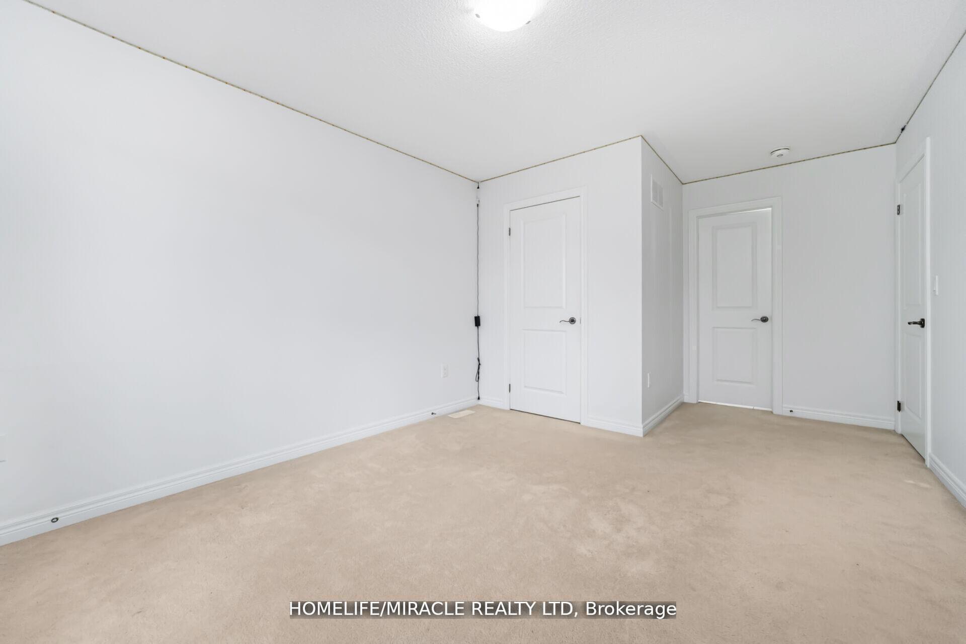 Photo 35 of 10 Kenora Street, Brampton, Credit Valley — HOMEH